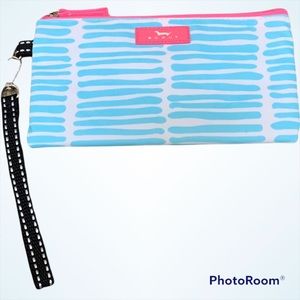 Scout “Kate”‘wristlet small zippered bag with removable wrist strap. NWOT